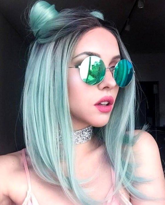 chica con cabello verde menta; Ideas para pintarte el cabello de un color que nunca imaginaste