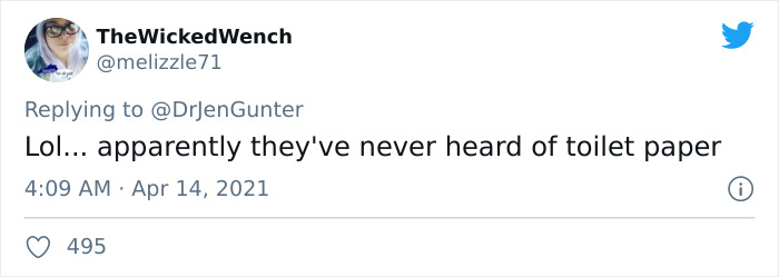 Comentario en twitter sobre el guante hecho para cambiar tampones 