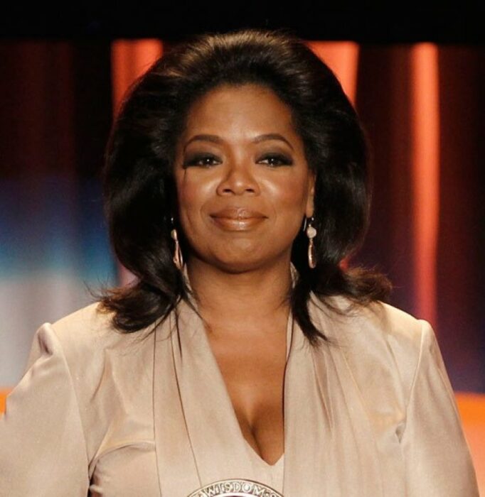 Oprah Winfrey posando para una fotografía
