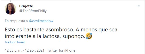 Comentario en twitter sobre una chica a la que le regalaron un queso de 12 kilos