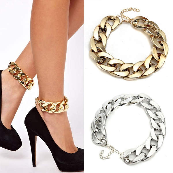 Tobillera ancha en tono dorado y plata con eslabón; Hermosas pulseras de tobillo que deberías usar 