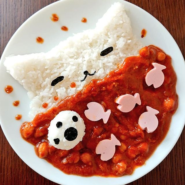 Arroz en forma de gato con guisado de chile rojo; Platillo elaborado por nao2748; Hermosa comida de bento estilo japonés