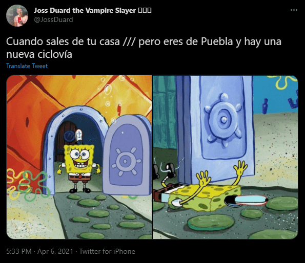 memes de usuarios en twitter burlándose de las caídas en ciclovía de Puebla