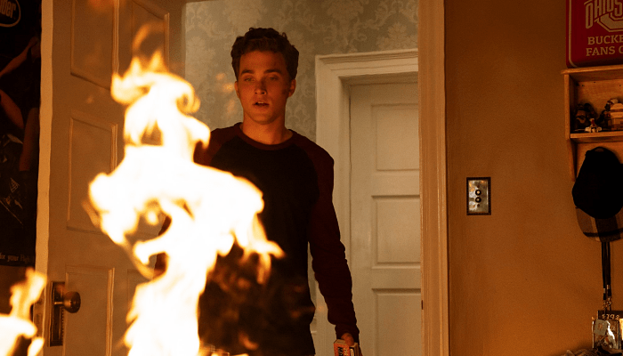escena de la serie Little Fires Everywhere