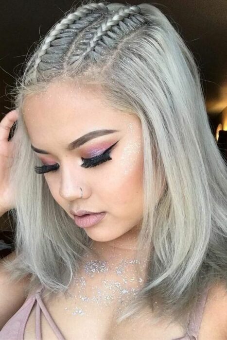 Chica con corte bob peinado con trenzas; Ideas para peinar tu corte bob