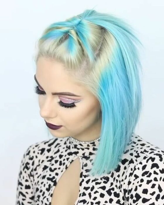 Chica con corte bob peinado con contornitos al frente; Ideas para peinar tu corte bob