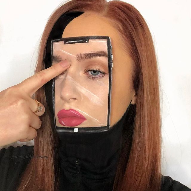 Nicky Hill, artista del maquillaje, creando una ilusión óptica de pantalla móvil