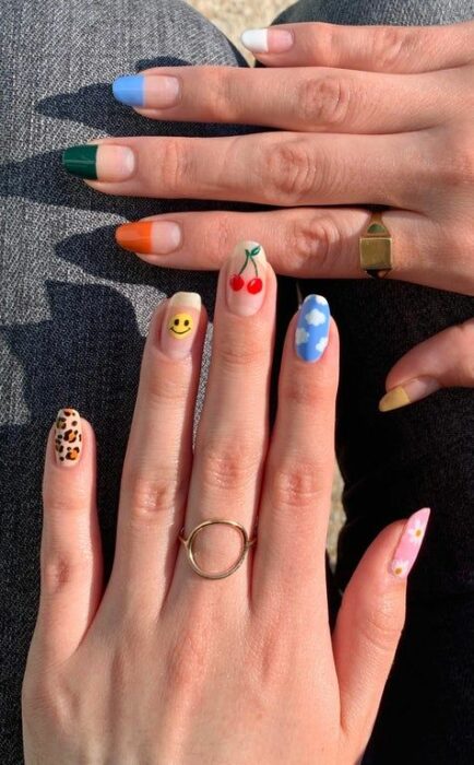Manicura con stickers y diversos diseños; Ideas para manicura aesthetic