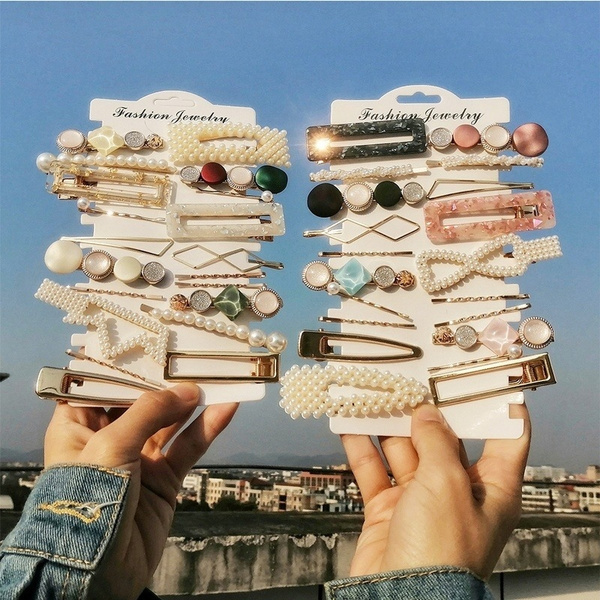Broches para el cabello con perlas y piedras de fantasía; 13 Accesorios chulísimos que sí o sí te mereces