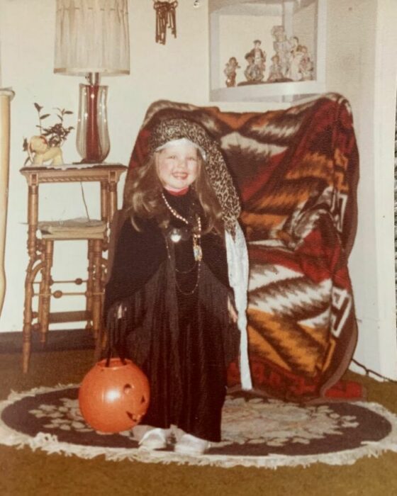 Christina Aguilera cuando era niña posando para una fotografía