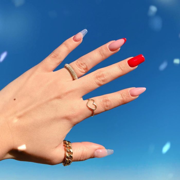 Uñas asimétricas de colores