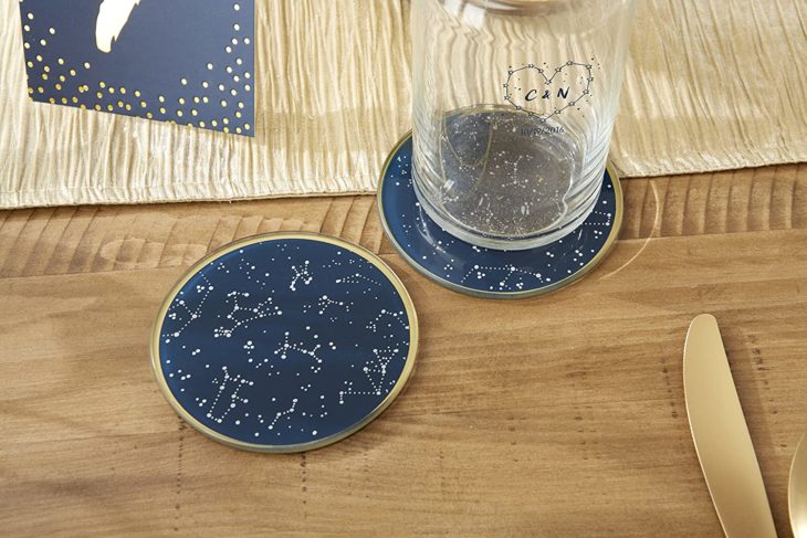 Portavasos con diseño de constelaciones