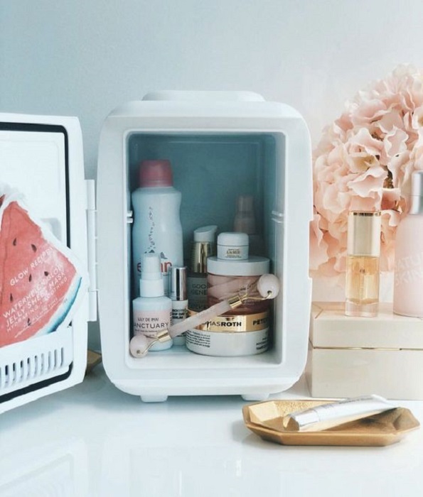 Refri con productos de skin care
