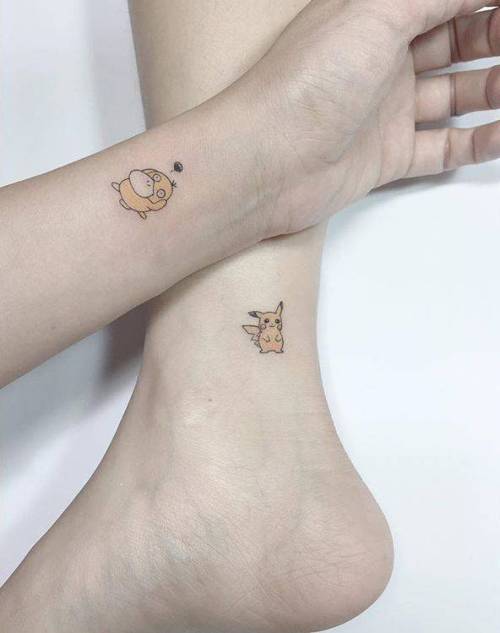 Tatuajes para compartir con tu mejor amiga con diseño de Pikachu y Psyduck de Pokémon