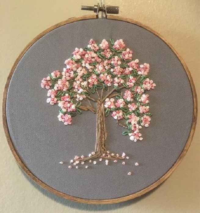 Bordado en aros de plantas
