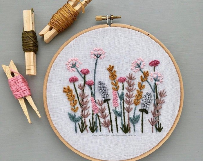 Bordado en aros de plantas