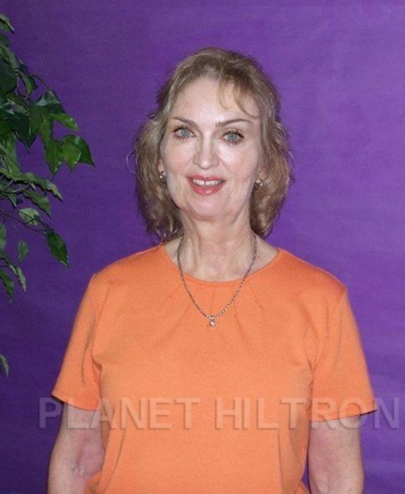 Madonna caracterizada como una mujer mayor