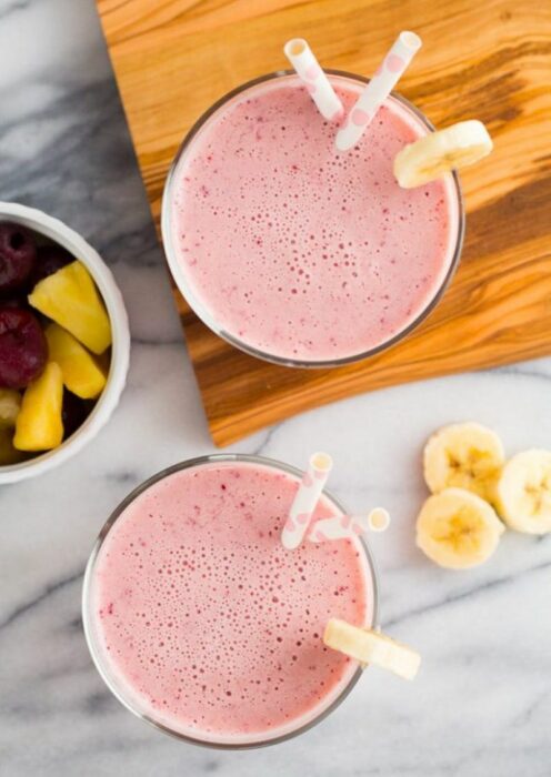 Licuado de plátano color rosa