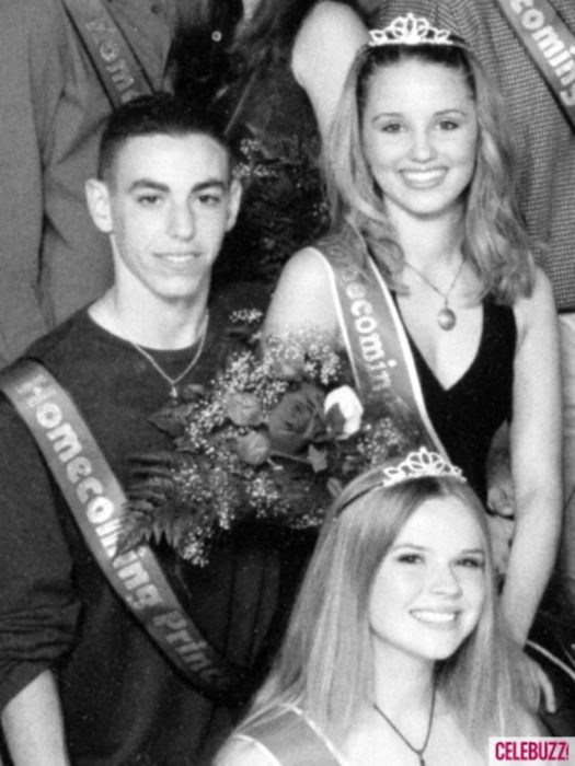 Dianna Agron durante su graduación siendo coronada como reina del baile
