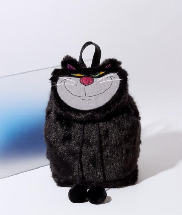Mochila con peluchito de Lucifer, de La Cenicienta