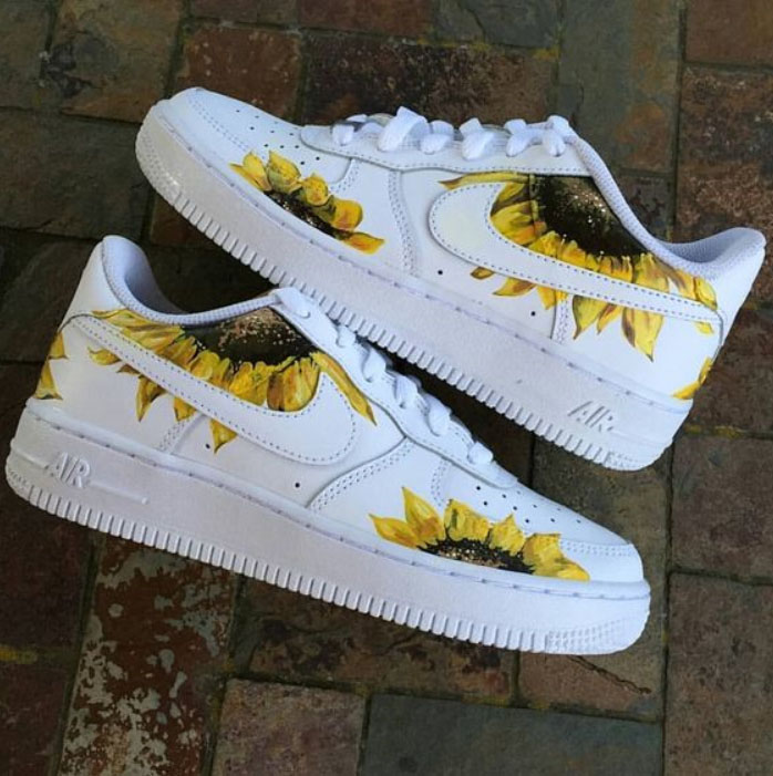 Tenis para chica, pintados a mano con diseño de girasoles gigantes