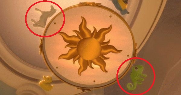 Escena de la película Enredados mostrando el móvil de Rapunzel