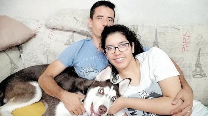 Lilia y Ulises con perro husky