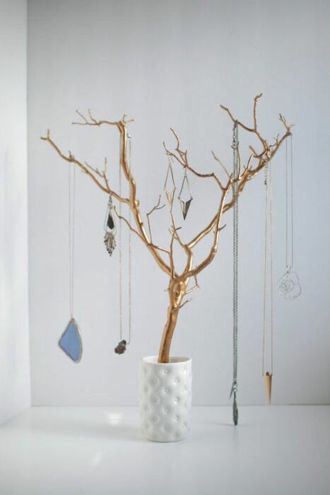 Joyero para collares, en forma de árbol dorado