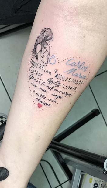 Tatuaje para mamás en forma de corazón con los datos del bebé