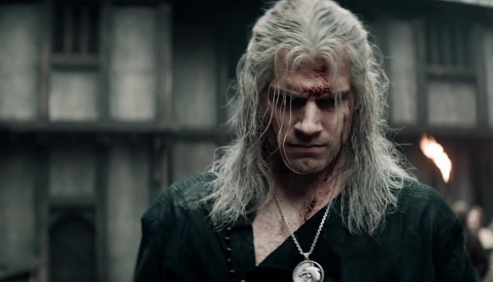 escena de la serie de netflix the witcher con henry cavill