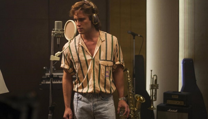 escena de la serie mexicana de luis miguel con diego boneta