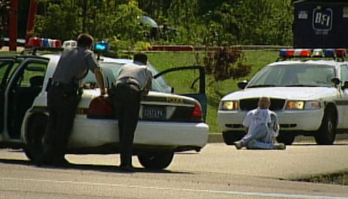escena de la serie documental evil genius