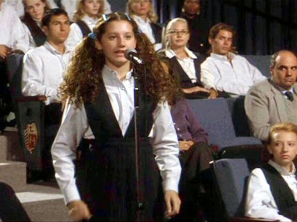 Ashley Tisdale en Donnie Darko; 15 Famosos que aparecieron en series y películas y nadie recuerda
