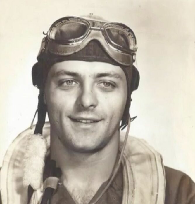 Andrew Slavonic en la Fuerza Aérea