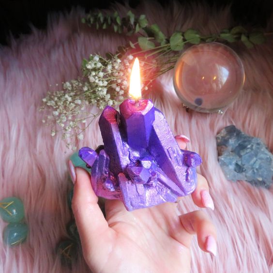 Velas en forma de cuarzos de colores; Tutoriales para hacer tus propias velas aromáticas