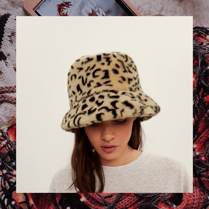 bucket hat calientito de animal print de bershka