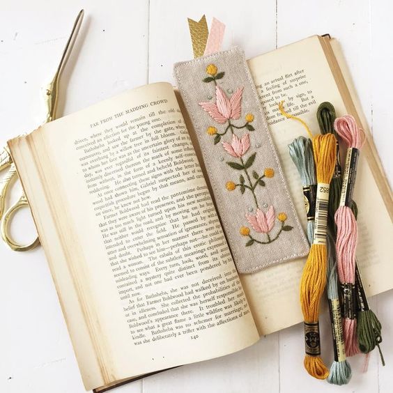 Separadores para libros tejidos; 13 Regalos de Navidad para sorprender a tus seres queridos