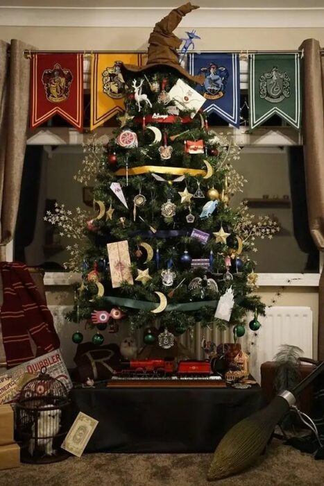 arbolito de Navidad decorado inspirado en Harry Potter
