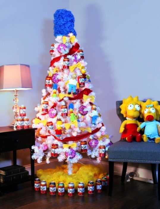 arbolito de Navidad decorado inspirado en Los Simpson