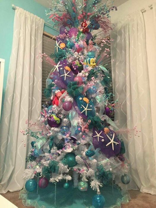 arbolito de Navidad decorado inspirado en La sirenita