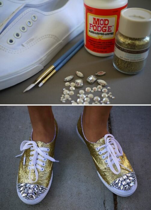 DIY tenis blancos transformados con diamantina dorada y piedras plateadas brillantes