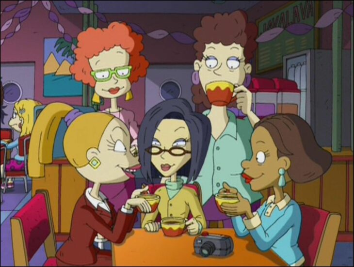 Escena de Rugrats donde las mamás conversan mientras toman café