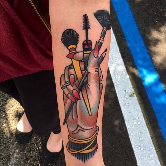 Tatuajes para las amantes del maquillaje