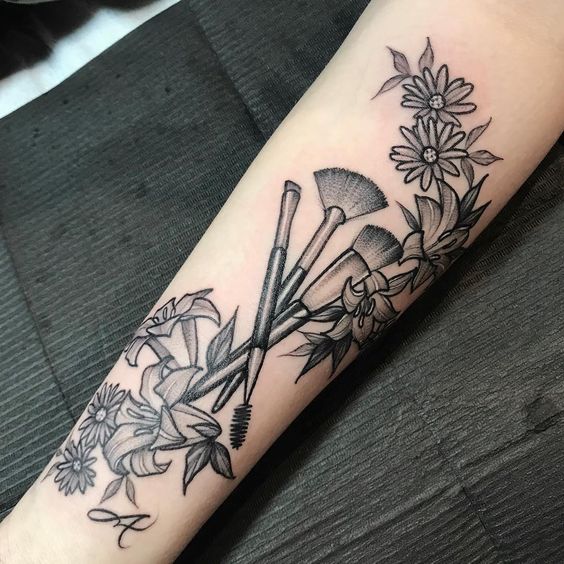 Tatuajes para las amantes del maquillaje
