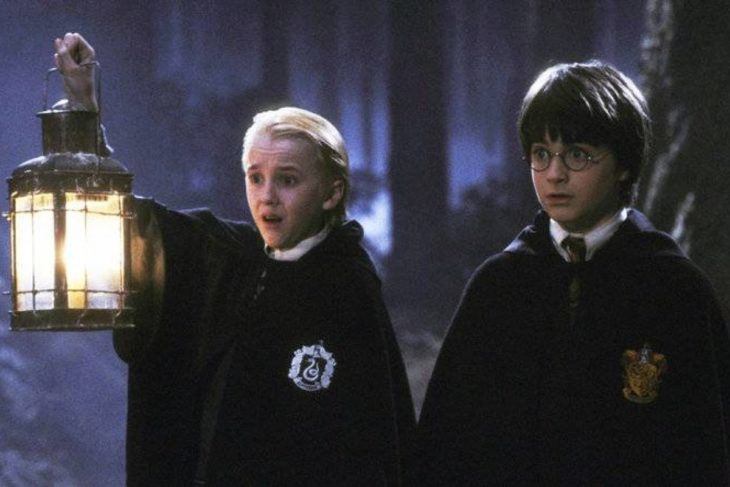 Draco y Harry en el bosque prohibido durante el castigo del primer curso