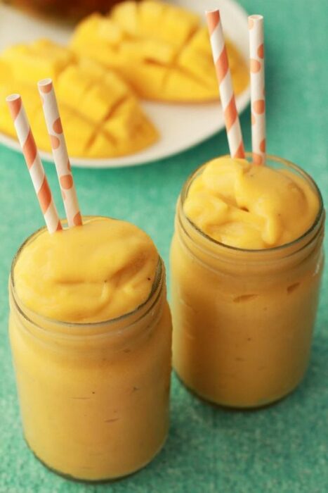 Smoothie de mango para el desayuno; snacks para no romper la dieta