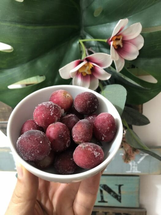 Uvas dulces congeladas; snacks para no romper la dieta