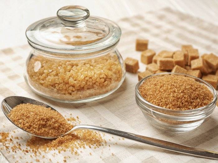 Azúcar moreno para desmanchar axilas; remedios naturales