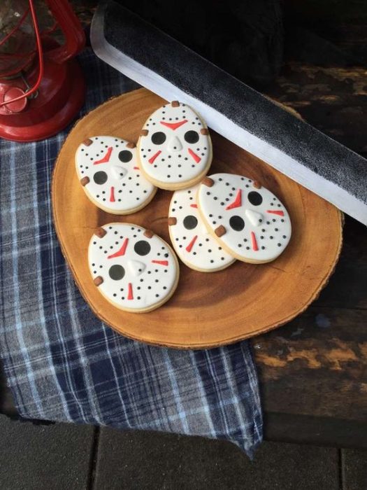 Galletas de mantequilla decoradas de Halloween con Jason