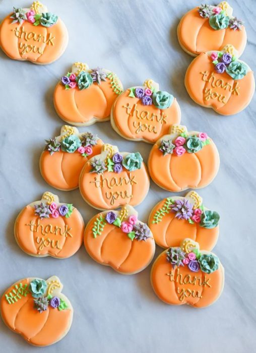 Galletas de mantequilla decoradas de Halloween con calabacitas